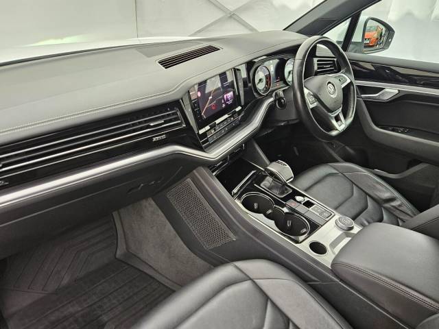 2020 Volkswagen Touareg 3.0 V6 TSI 4Motion R-Line 5dr Tip Auto