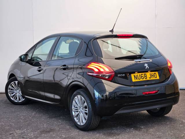 2018 Peugeot 208 1.2 PureTech 82 Signature 5dr [Start Stop]
