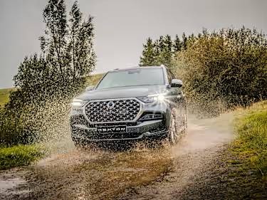 KGM Rexton vs Toyota Land Cruiser: Which Large 4x4 Should You Choose?